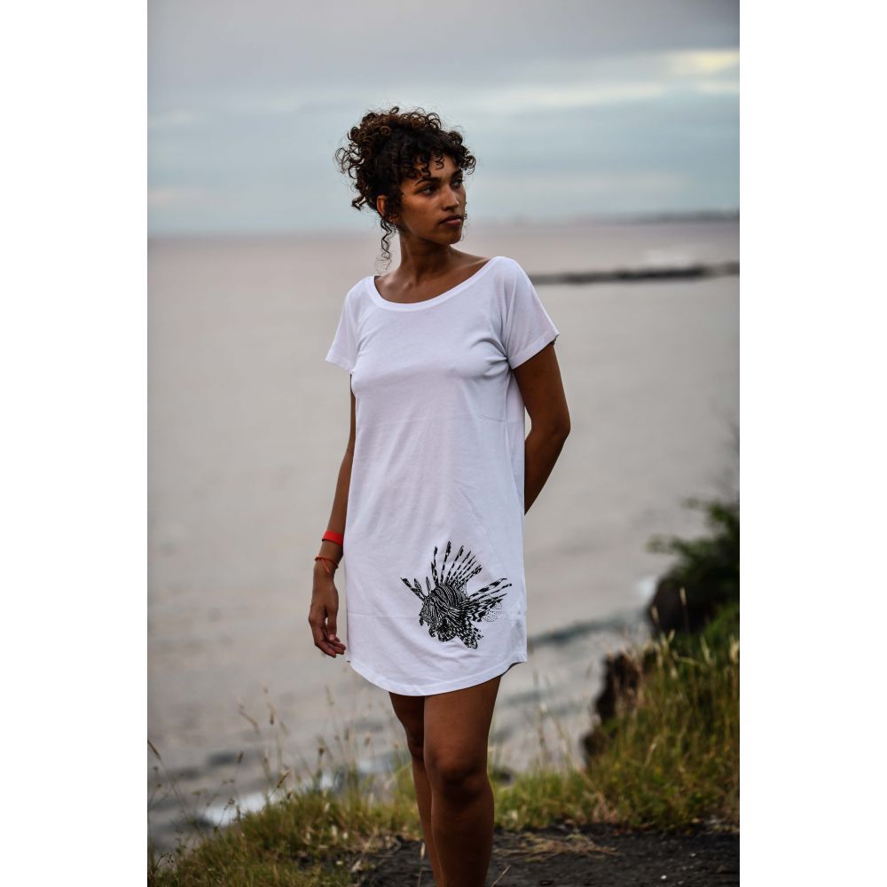 ROBE / LOOSE FIT / WHITE / BLACK / POISSON LION