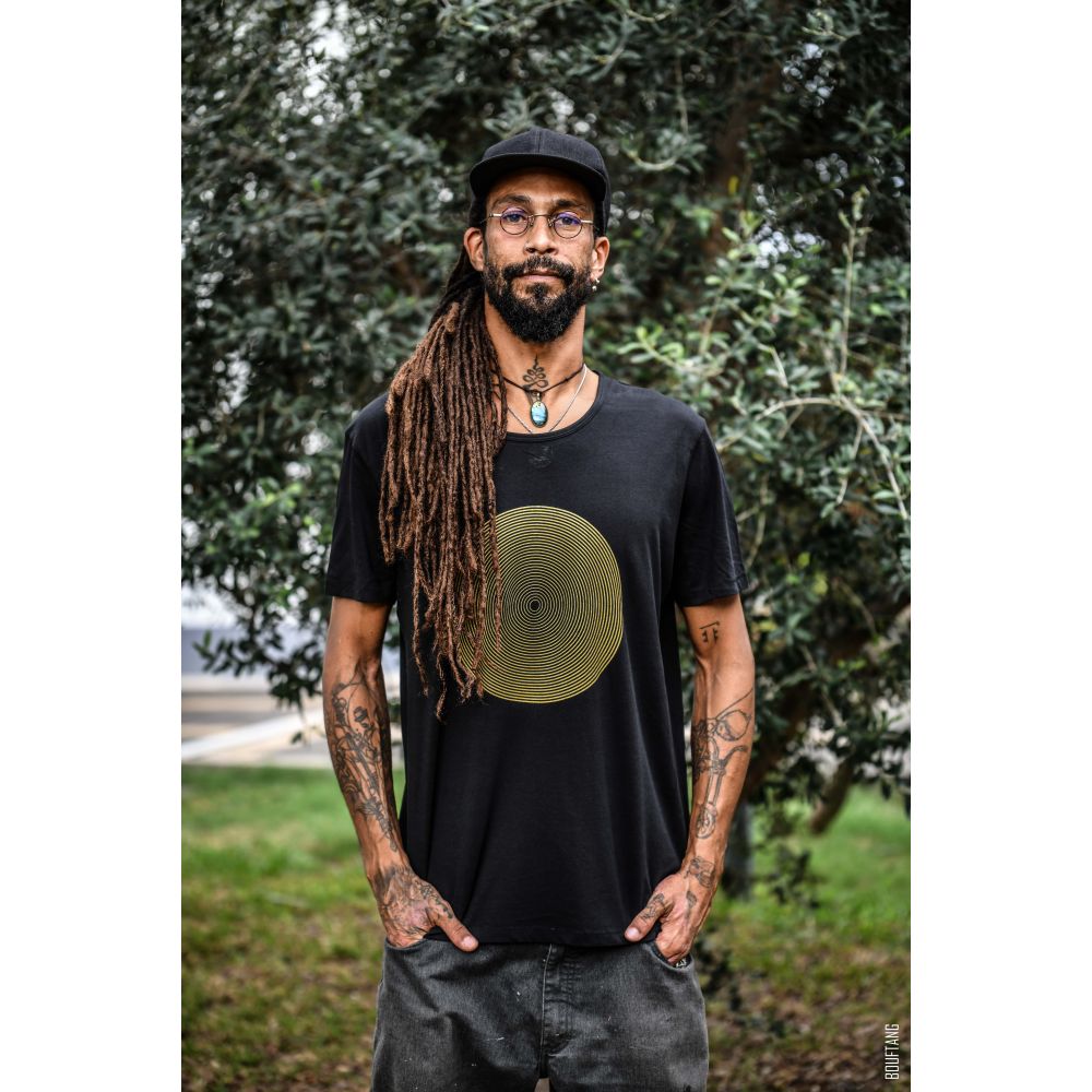 TEE-SHIRT / ADORES / BLACK / OR / VINYL