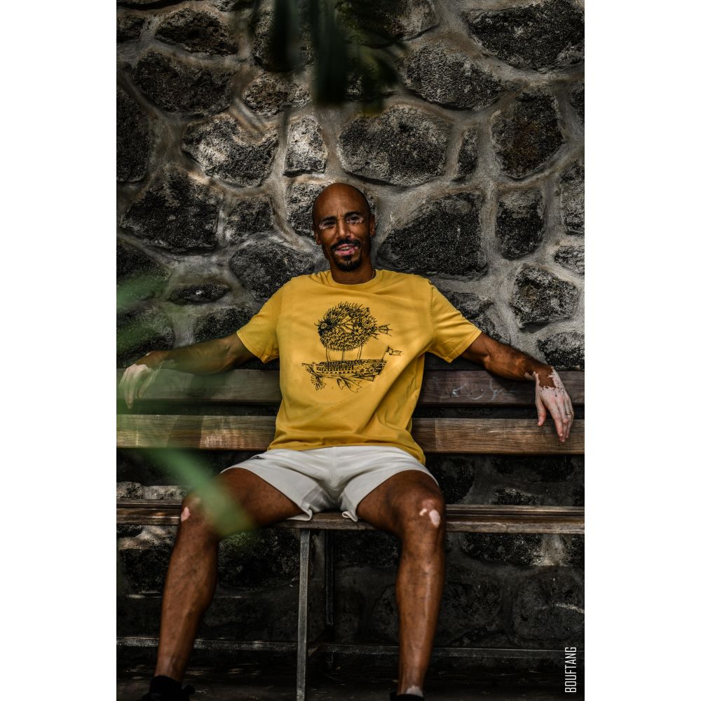 TEE-SHIRT / CREATOR VINTAGE / GARMENT DYED GOLD OCHRE / BLACK / MONTGOLFIERE